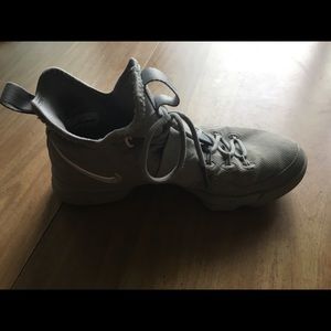 Nike Shoes - Nike Lebron basketball shoes men’s Nike Shoes - Nike Lebron basketball shoes men’s